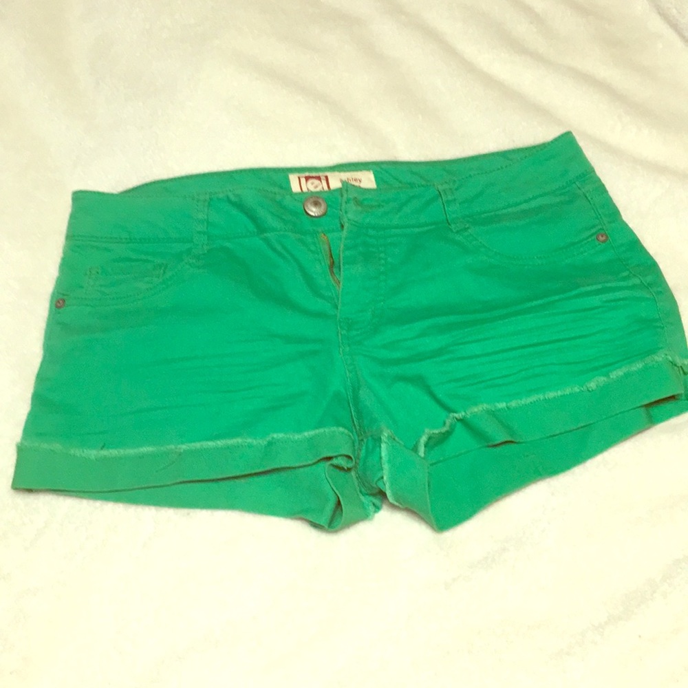 L.E.I. Green shorts